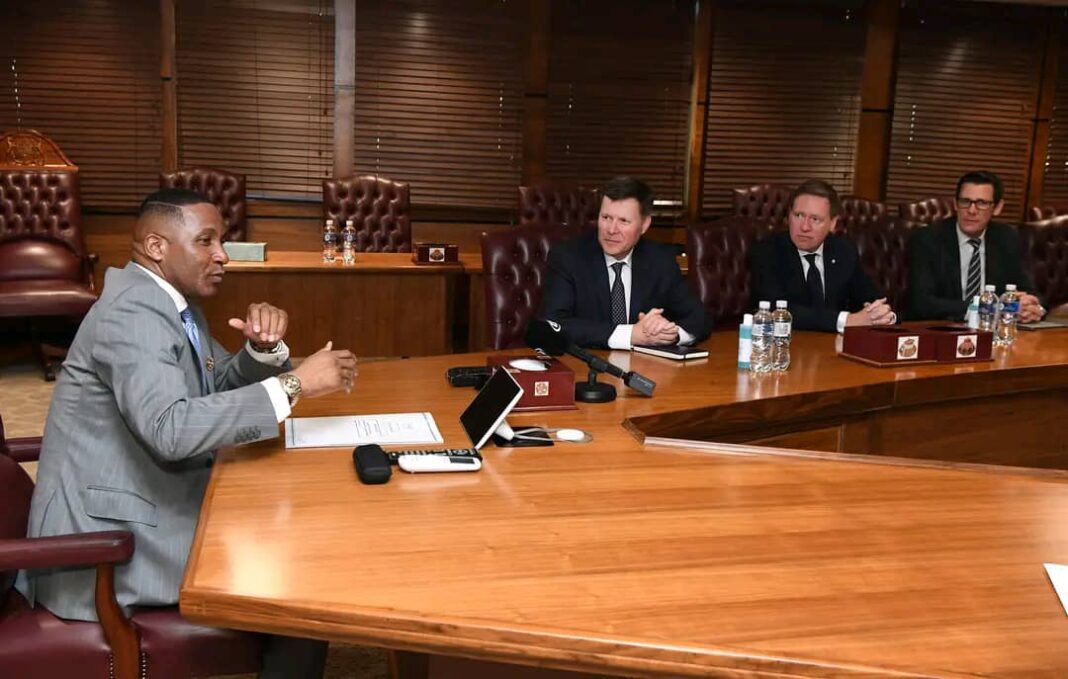 Hope for Botswana’s Naturals As De Beers Shuts Down Synthetic Diamond Business